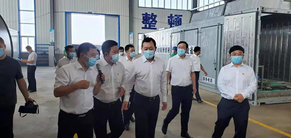 朝陽市委副書記、市長謝衛(wèi)東蒞臨一諾環(huán)保產(chǎn)業(yè)園考察并指導工作